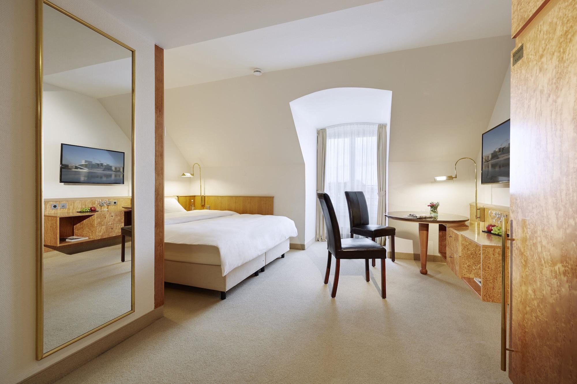 Lindner Airport 4*