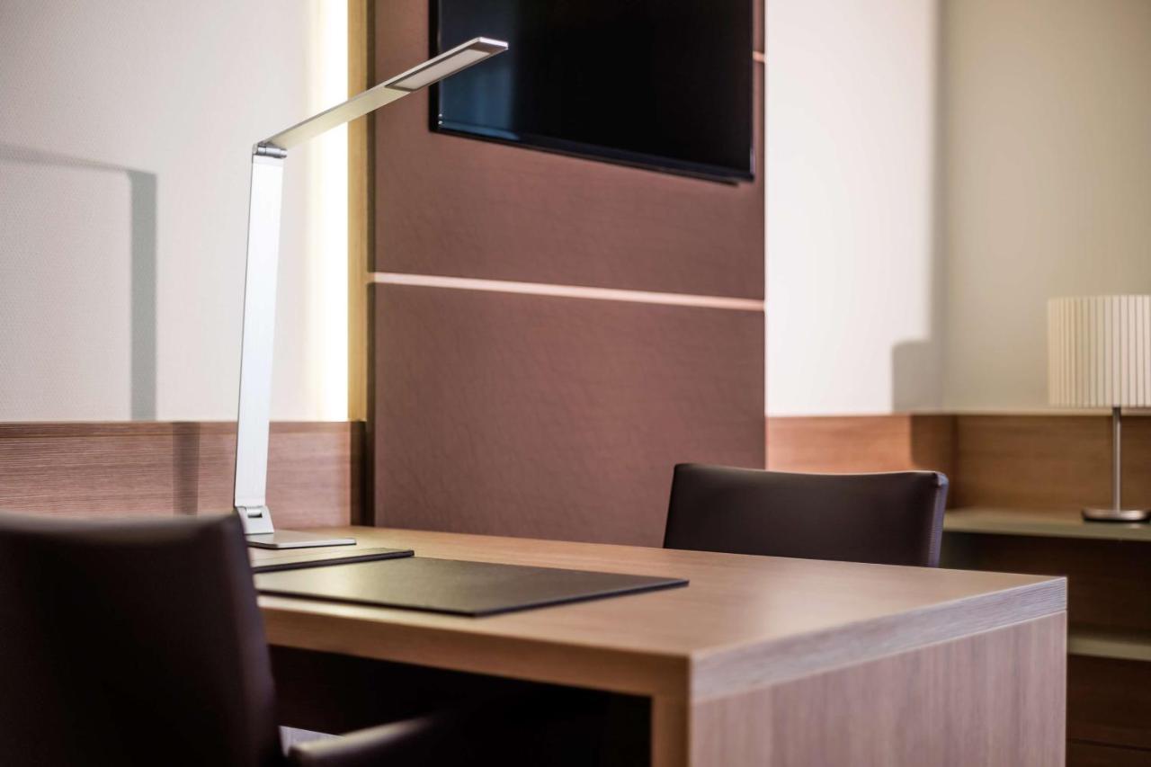 Hotel Lindner Airport 4*